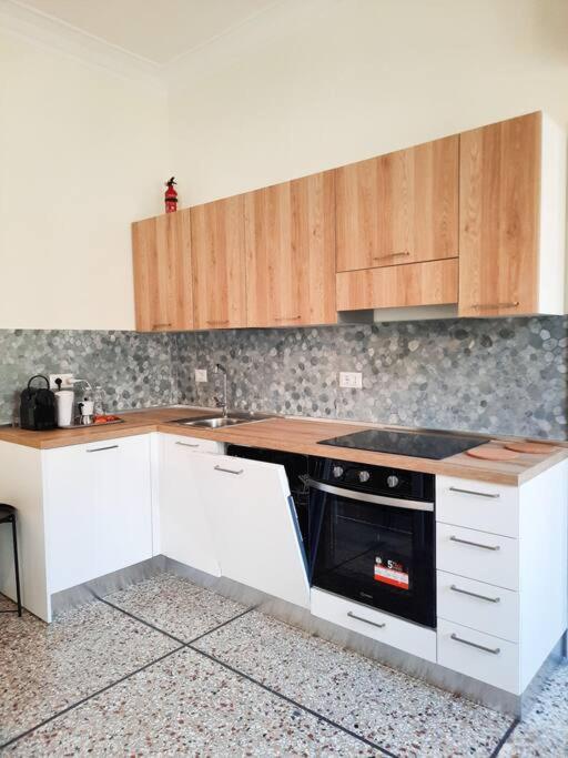 Romantica Lemon In San Giovanni Apartment